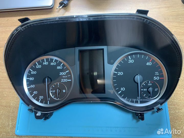 Панель приборов Мерседес W447 Vito