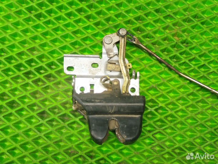 Замок крышки багажника Mitsubishi diamante