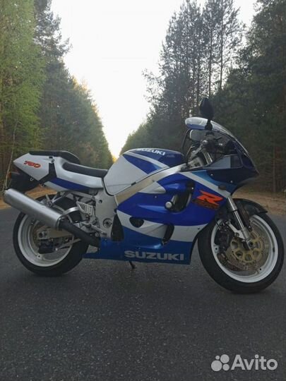 Suzuki GSX-R 750