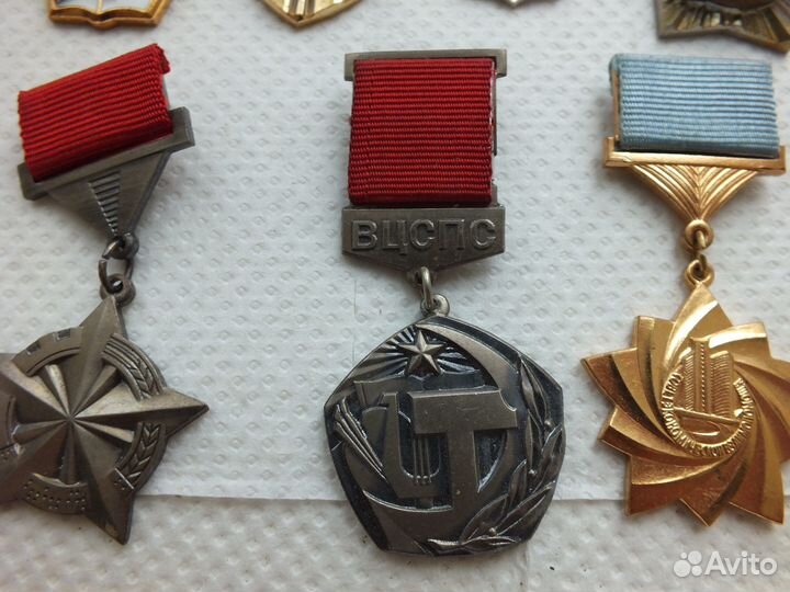 Знаки цк влксм СССР Коллекция. См. фото и описание