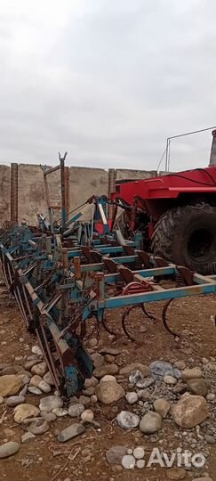 Вспашка земли культиватор