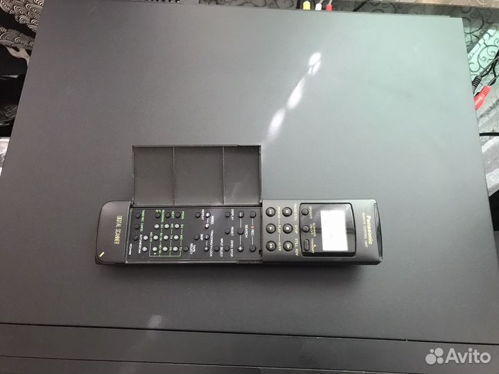 Видеомагнитофон Panasonic NV-FS88B продан