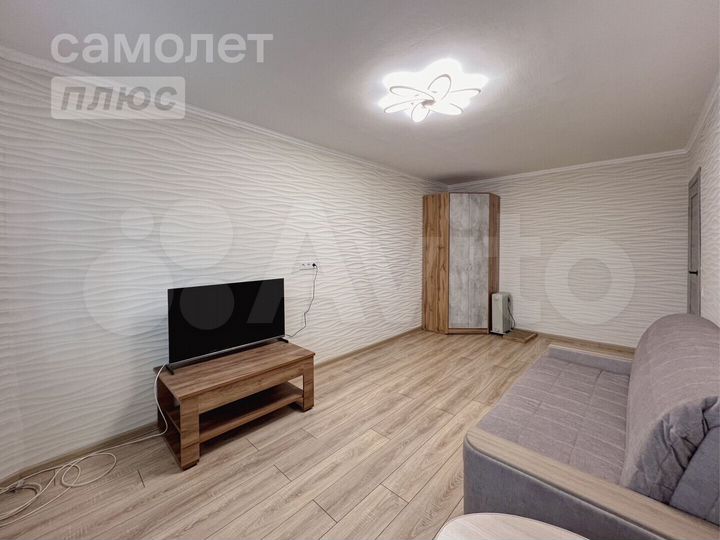 2-к. квартира, 43,3 м², 9/9 эт.