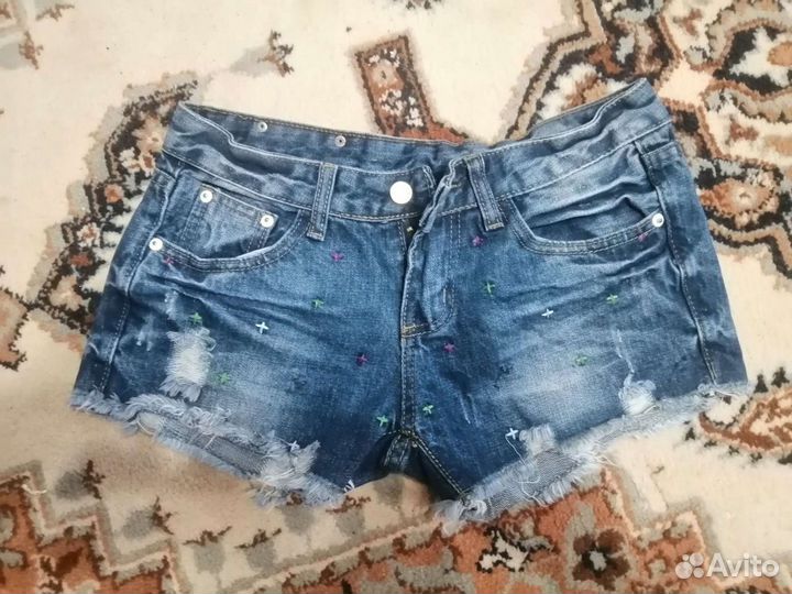 Джинсовые шорты на девушку 42-44р