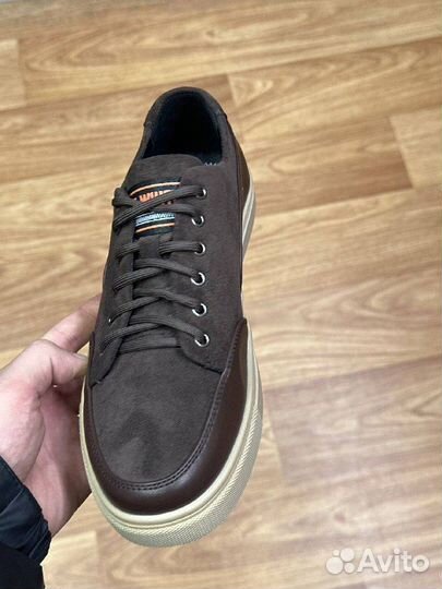 Кроссовки мужские новые на весну 40-45