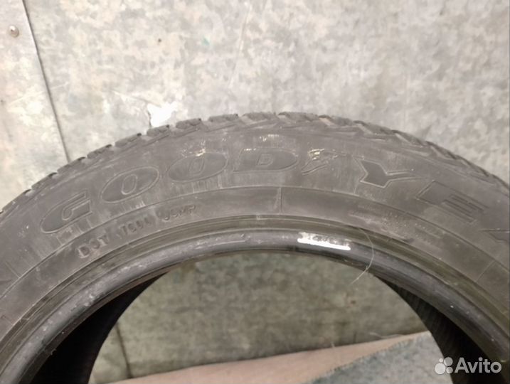 Goodyear UltraGrip Ice+ 225/55 R17 101T