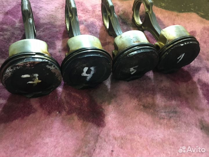 Поршень с шатуном бмв Н63 4.4