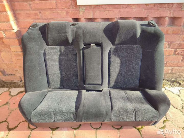 Задний диван Toyota Chaser Tourer V