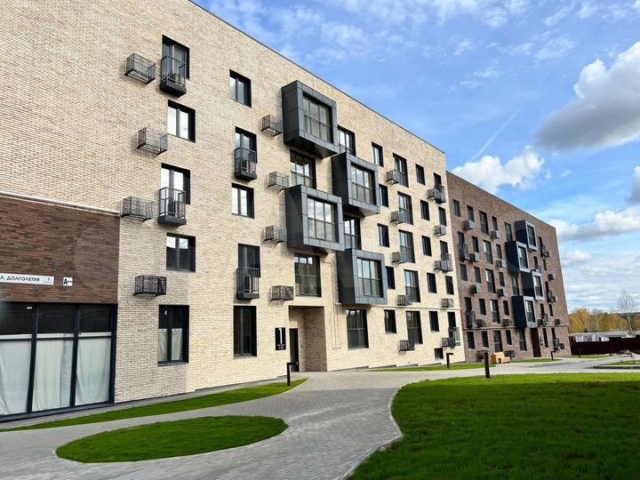 3-к. квартира, 90,5 м², 2/5 эт.