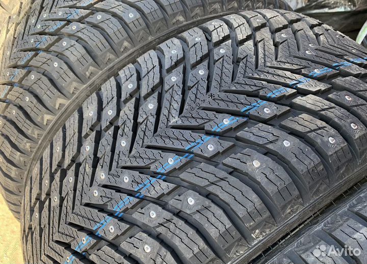 Nokian Tyres Hakkapeliitta 10p SUV 285/45 R22