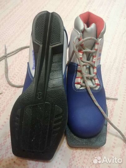 Лыжные ботинки