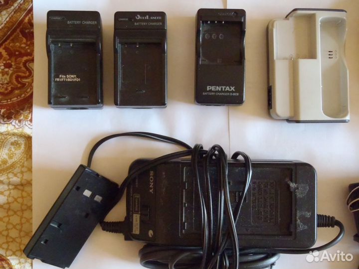 Зарядки фотоаппаратов / камер Pentax Sony + ретро