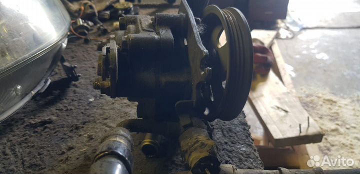 Насос гур Toyota Harrier MCU15; 1MZ-FE