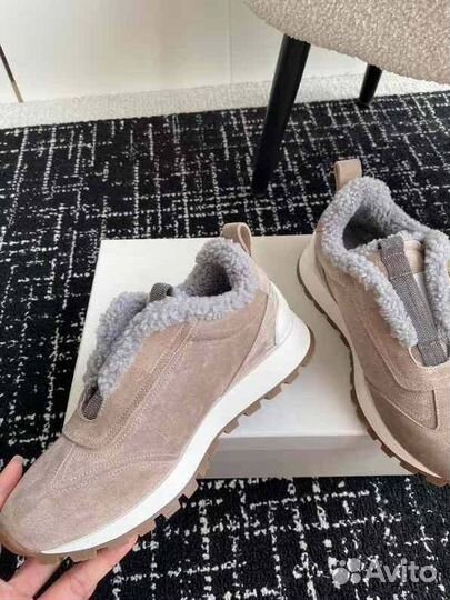 Кроссовки с мехом brunello