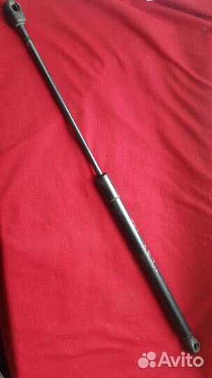 Амортизатор багажника Форд фокус 2 хэчбэк