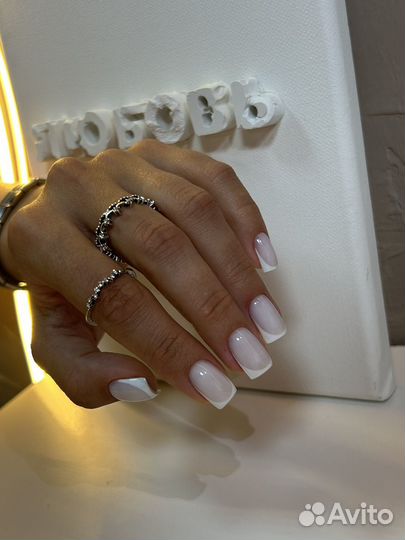 Модель на наращивание ногтей