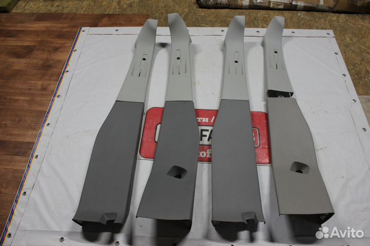 Обшивка центральной стойки Volkswagen T5/T6