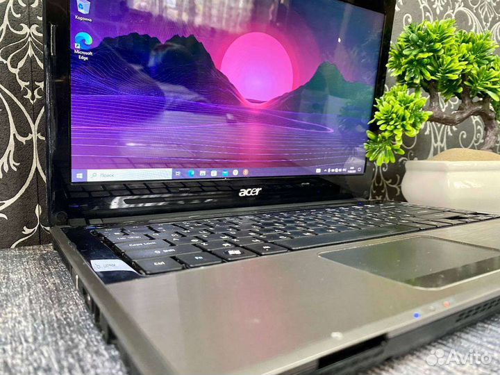 Acer/i3/SSD/Две Видеокарты/акб ок