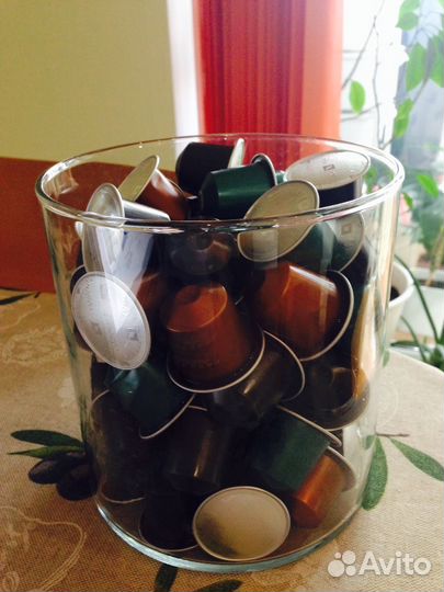 Продам капсульную кофеварку Delonghi Nespresso