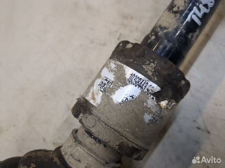 Полуось (приводной вал, шрус) левая передняя Mercedes A W177 2018, 2019