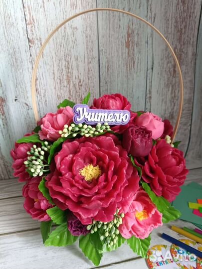 Пионы, розы. Букеты на 1 сентября из мыла
