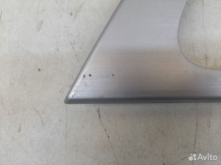 Накладка обшивки двери задняя левая Toyota Land