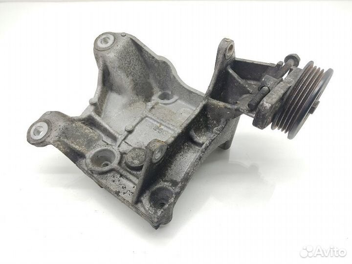 Натяжитель ремня генератора Lexus Is 2.0 I 2002