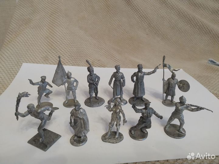 Оловянная миниатюра