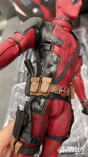 Deadpool от Hot Toys