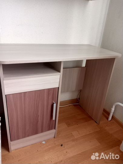 Письменный стол для школьника