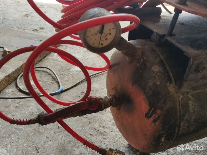 Воздушный компрессор