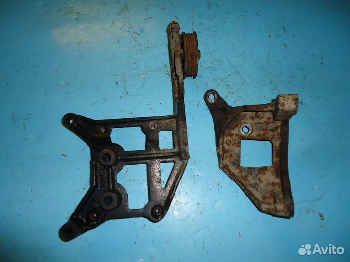 Крепление насоса гур Kia Sportage 1