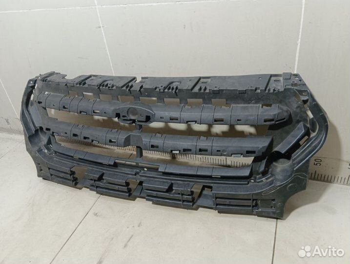 Кронштейн решетки радиатора Ford Kuga 2