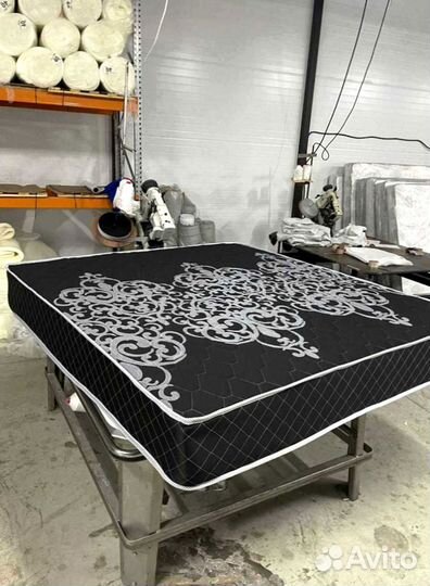 Матрас двухспальный новый