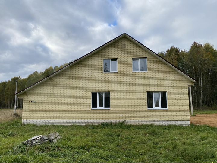 Коттедж 198 м² на участке 15 сот.