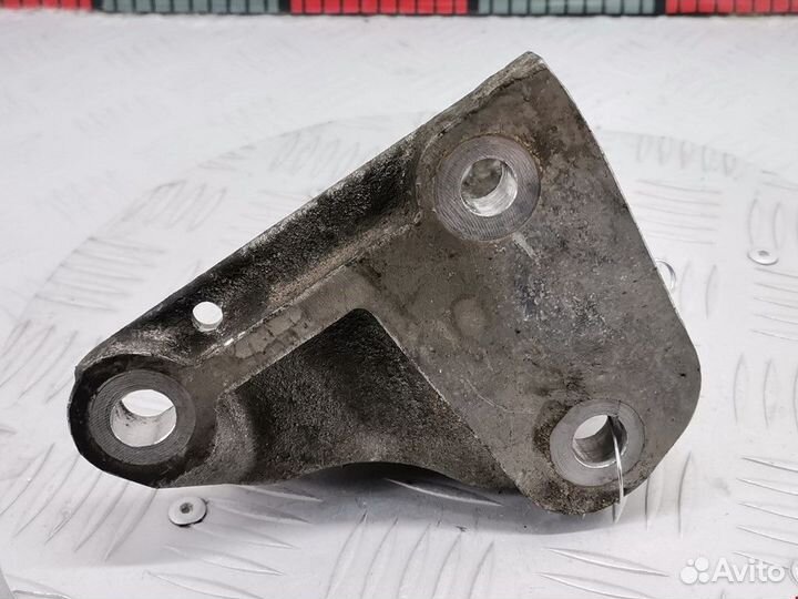 Кронштейн двигателя Jaguar S-Type 2004