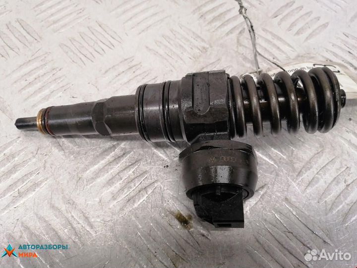Форсунка Volkswagen Jetta 5 2006 038130073AG