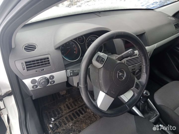 Opel astra h торпедо