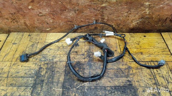 Проводка (коса) двери задняя левая Nissan