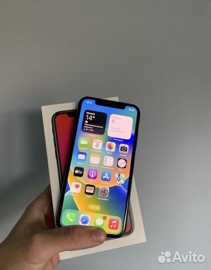 Телефон iPhone X 64GB