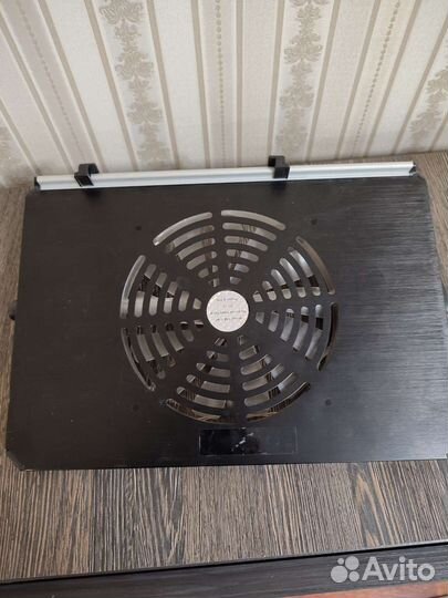 Подставка под ноутбук с вентилятором