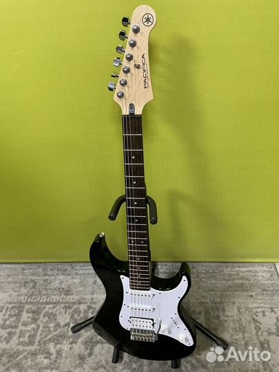Электрогитара Yamaha Pacifica 112