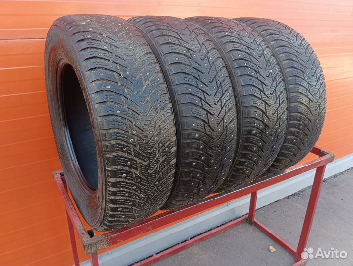 Nokian Tyres Hakkapeliitta 8 SUV 225/65 R17 106R