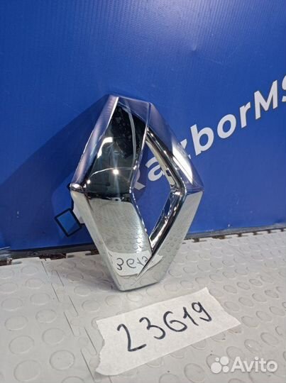 Эмблема решетки радиатора Renault Kaptur