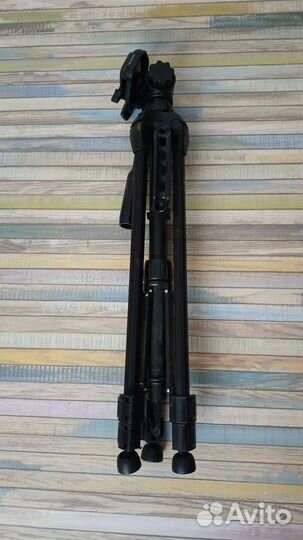 Штатив для фотоаппарата