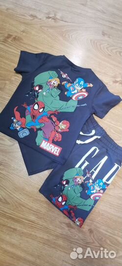 Костюм новый Gap Marvel с шортами