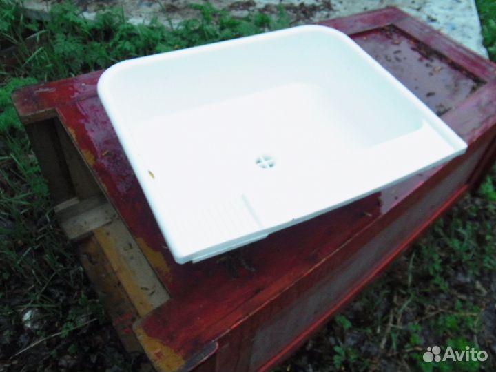 Стенка с раковиной для крепления рукомойника