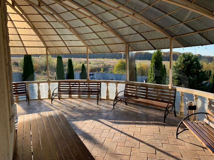 Дом 300 м² на участке 10 сот.