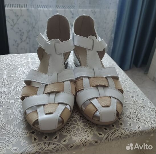 Продам женскую обувь