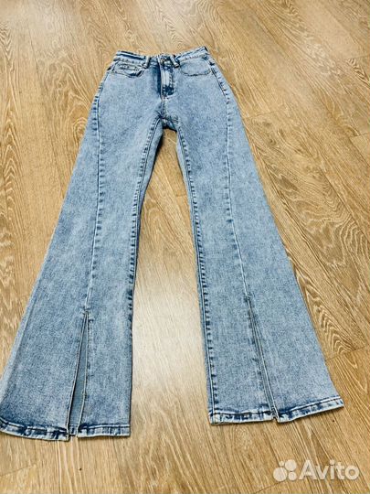 Джинсы клеш